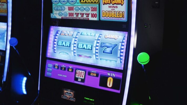 Pachino: trovate 9 slot machine illegali in 3 bar, sanzionati i titolari