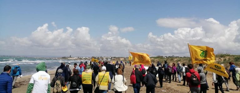 Pachino: 300 persone in marcia per l’istituzione della Riserva Naturale Orientata dei “Pantani della Sicilia Sud-Orientale”