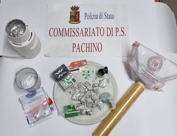 Pachino: vendeva castagne e droga, arrestato 37enne pachinese percettore anche del reddito di cittadinanza