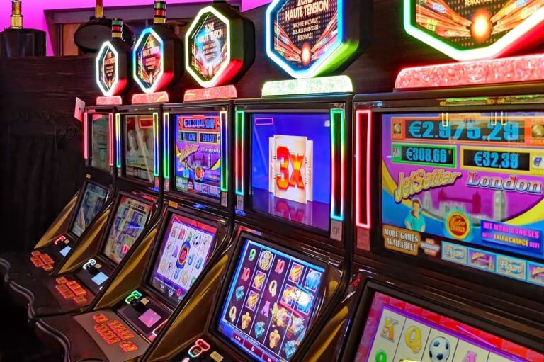 Pachino: trovate 6 slot machine illegali in un bar, gestore sanzionato di oltre 300.000 euro