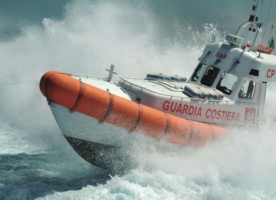 Portopalo: la Guardia Costiera trae in salvo 4 persone in difficoltà su un’imbarcazione in avaria